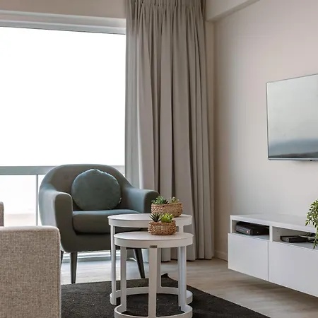 דירה Beautiful Luxury On Amazing Location With Sea View - T17 *