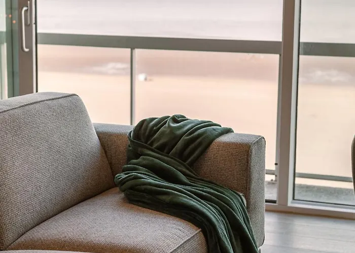 Beautiful Luxury On Amazing Location With Sea View - T17 *