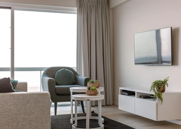 דירה Beautiful Luxury On Amazing Location With Sea View - T17 *